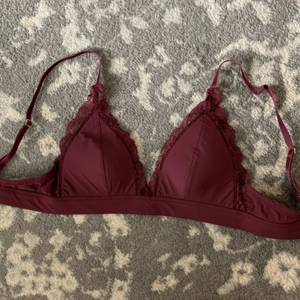 Burgundy bralette with lace
